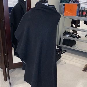 Stunning 100% Merino Wool cape fr Paris reversible
